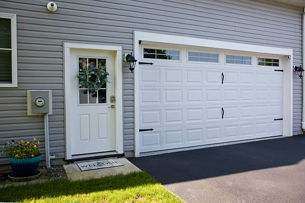 24/7 Emergency Garage Door Panel Replacement experts in East Alton, IL